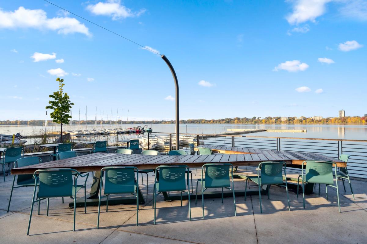 Bde Maka Ska Table