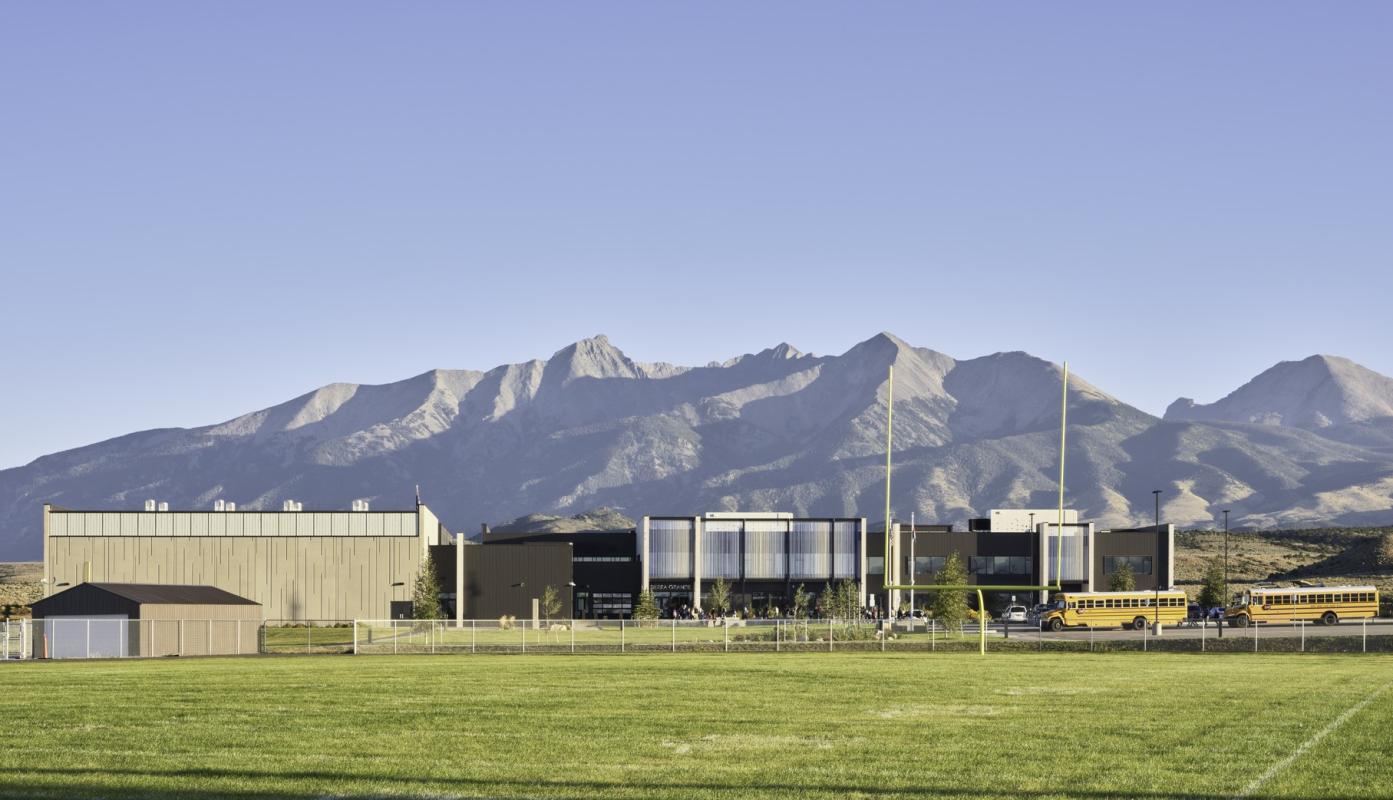 Sierra Grand Exterior Shot Mountains