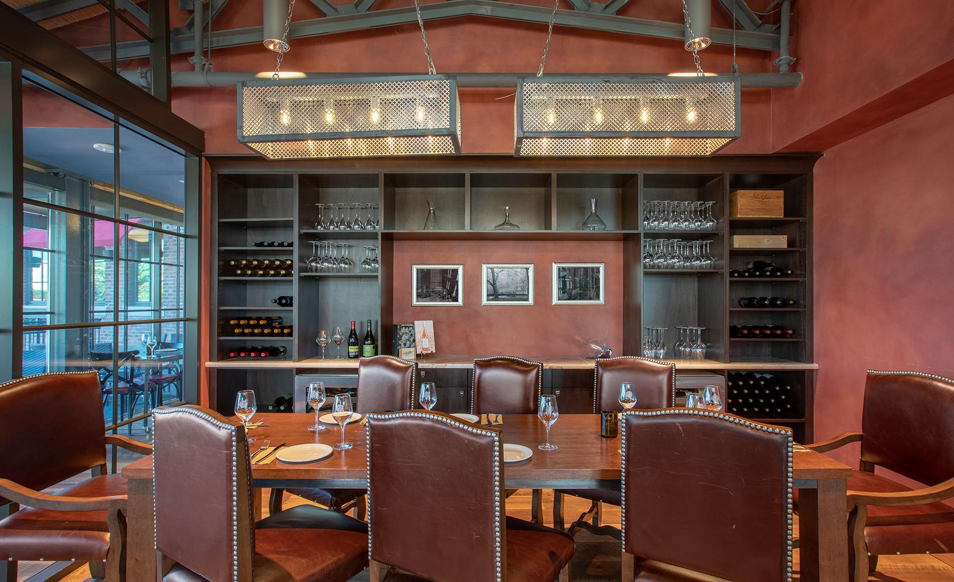 Winebargeorge int02