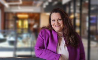 Jill Schroeder Headshot