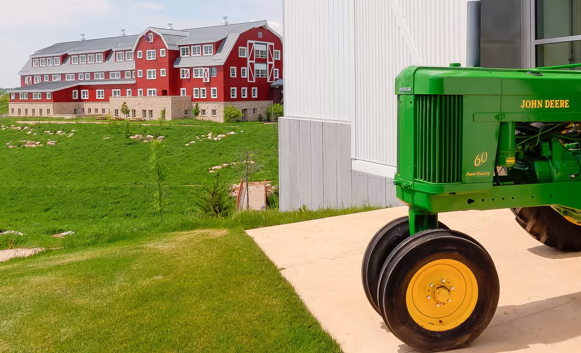 Epic farmhouse 6533 hero